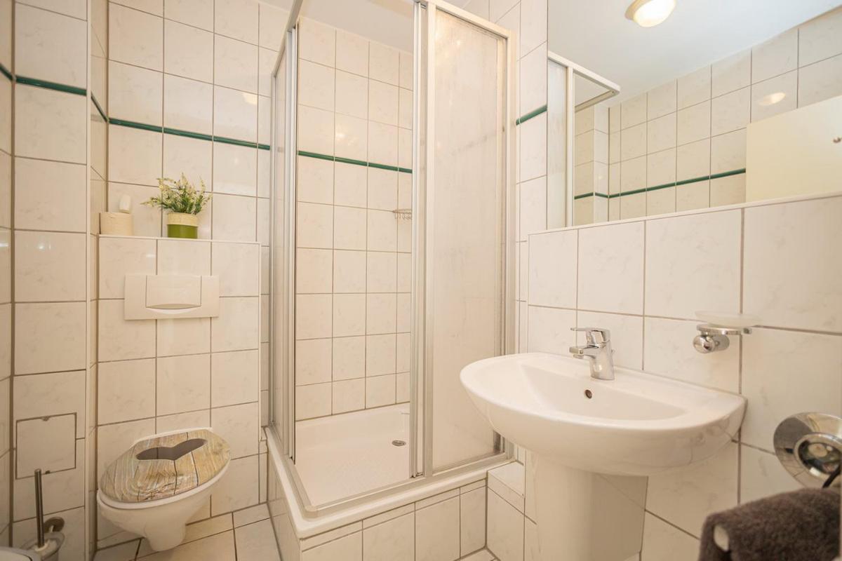 Studio 2 Im Eg Haus Stranddistel, Geschmackvoll Eingerichtete Ferienwohnung Fur 2 Personen In ツィングシュト エクステリア 写真